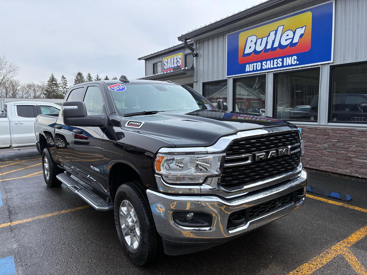 RAM 2500 Tradesman Crew Cab SWB 4WD 2024