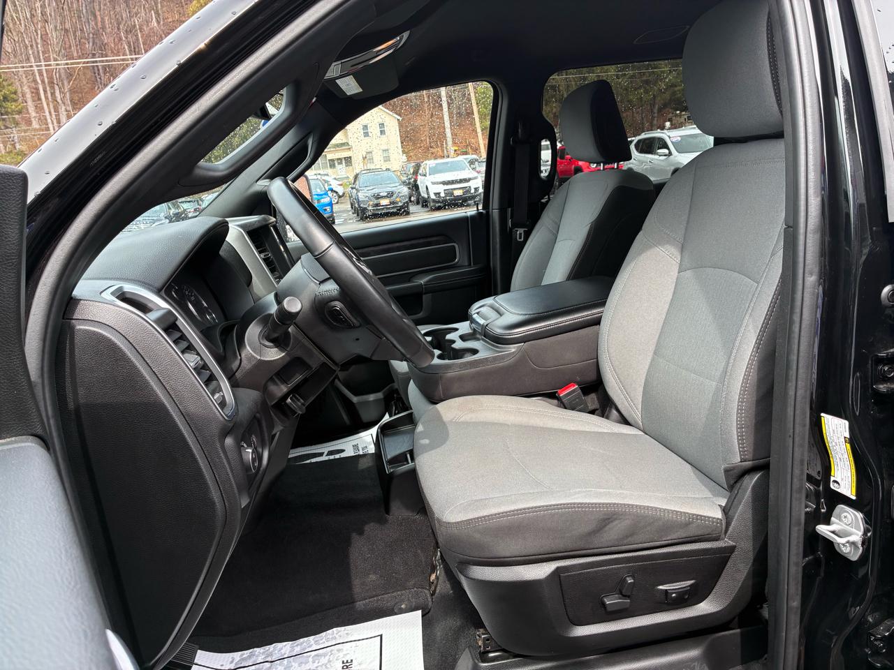 RAM 2500 Tradesman Crew Cab SWB 4WD 2024