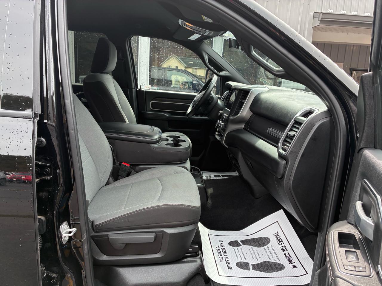 RAM 2500 Tradesman Crew Cab SWB 4WD 2024