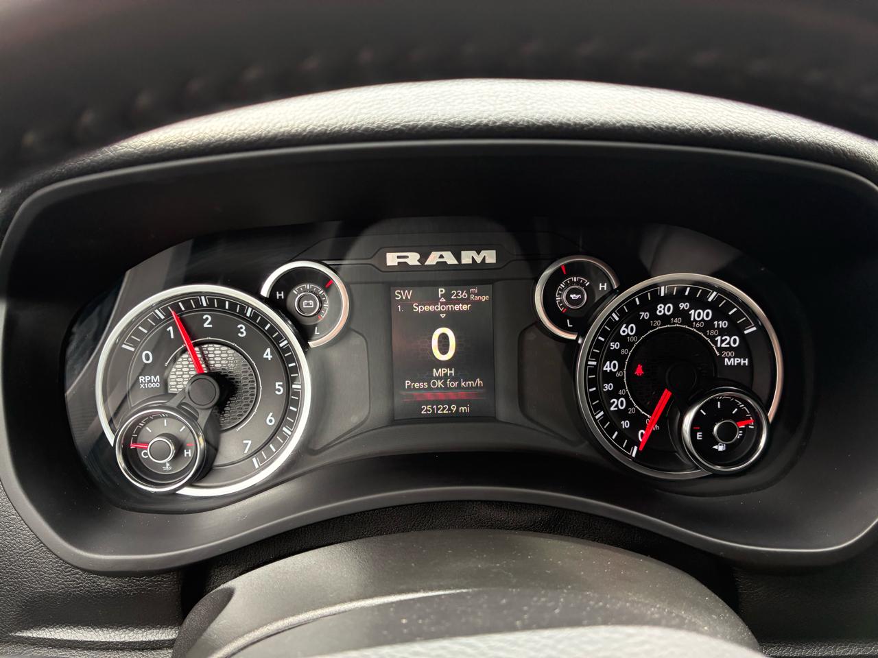 RAM 2500 Tradesman Crew Cab SWB 4WD 2024