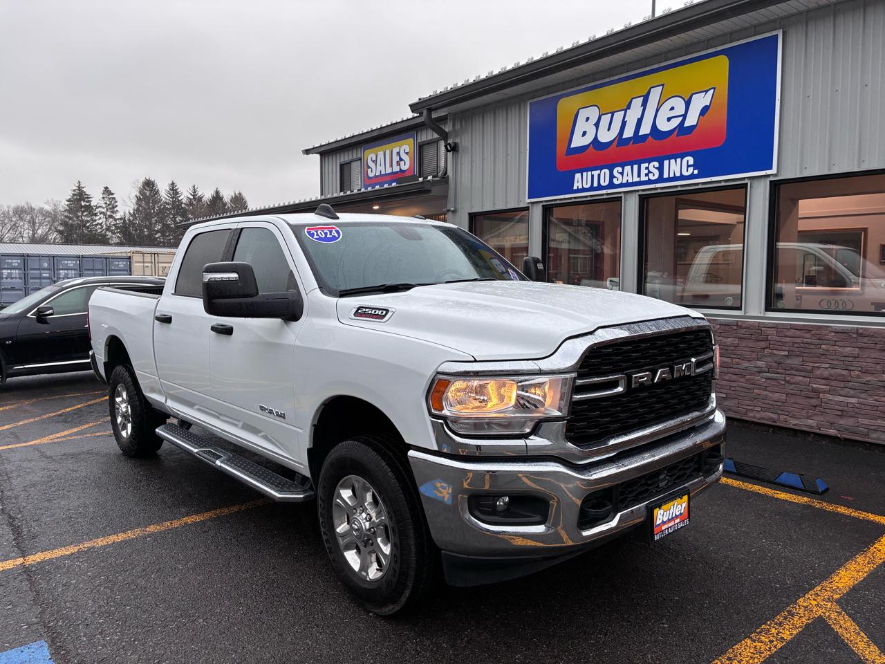 RAM 2500 Tradesman Crew Cab SWB 4WD 2024