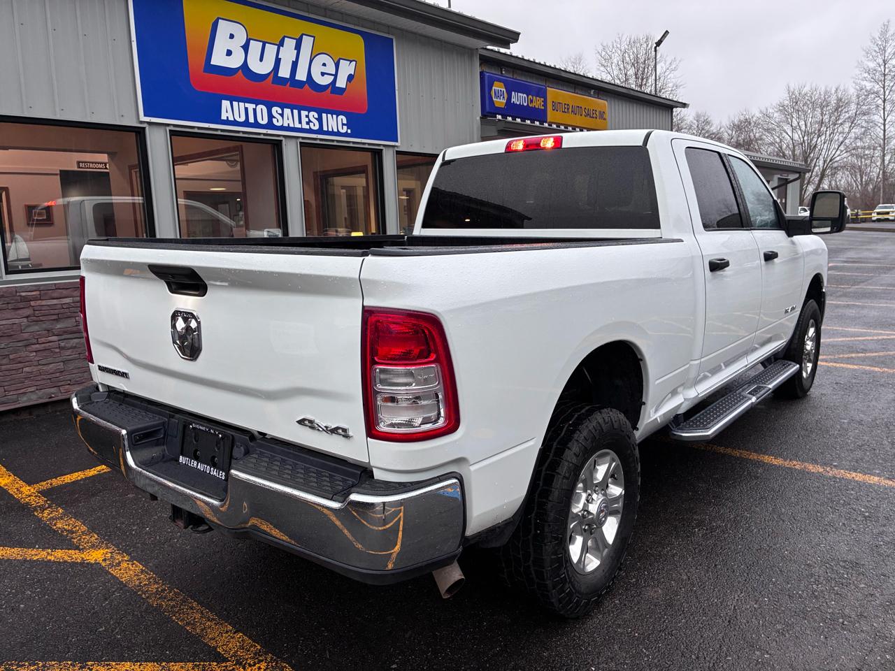 RAM 2500 Tradesman Crew Cab SWB 4WD 2024