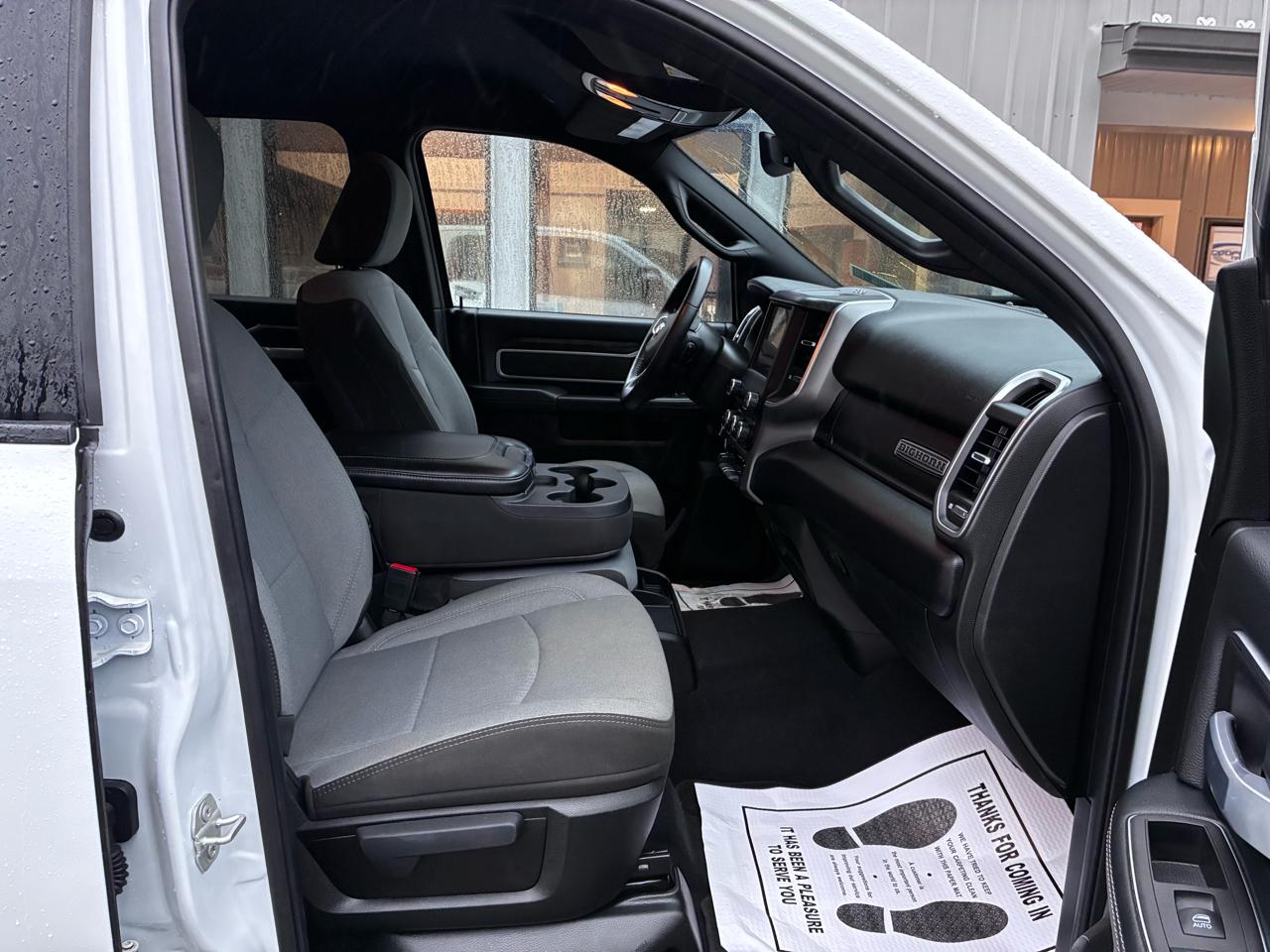 RAM 2500 Tradesman Crew Cab SWB 4WD 2024