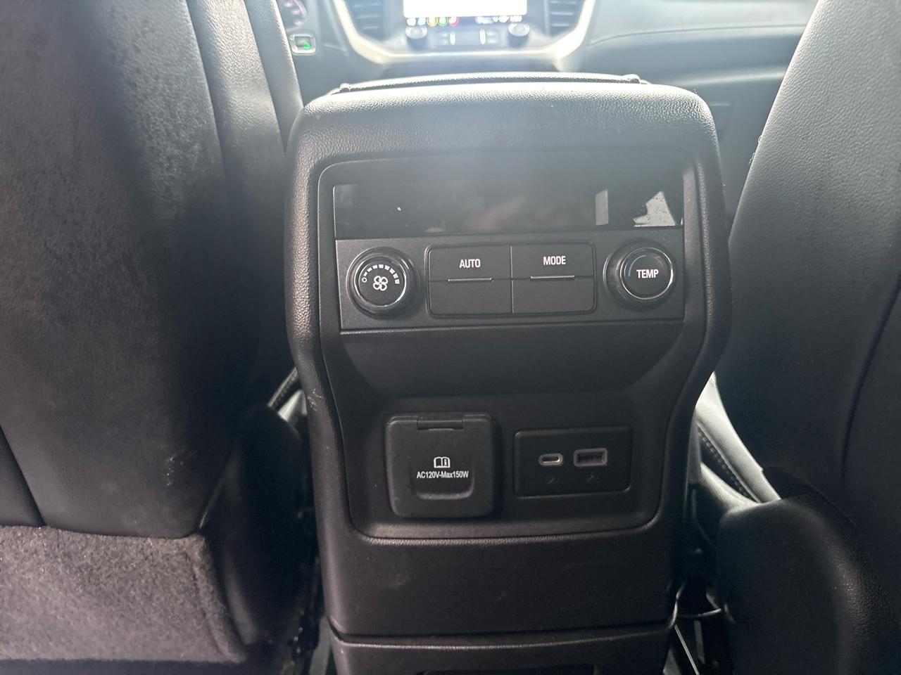 GMC Acadia AWD 4dr SLT 2022