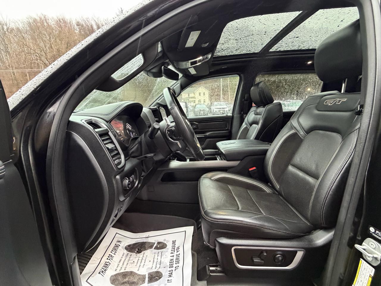 RAM 1500 Laramie Crew Cab SWB 4WD 2022