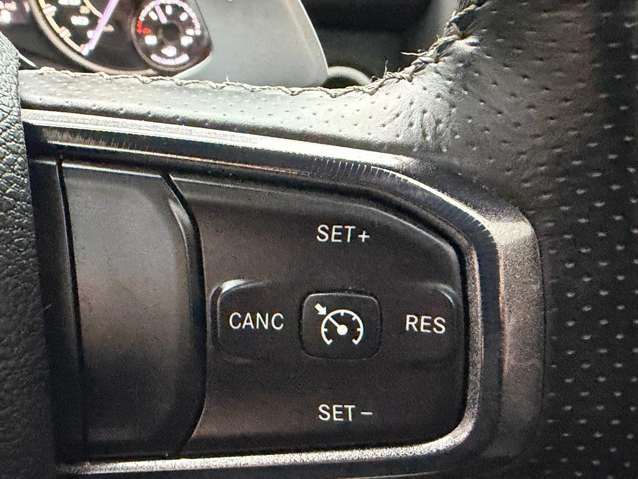 RAM 1500 Laramie Crew Cab SWB 4WD 2022