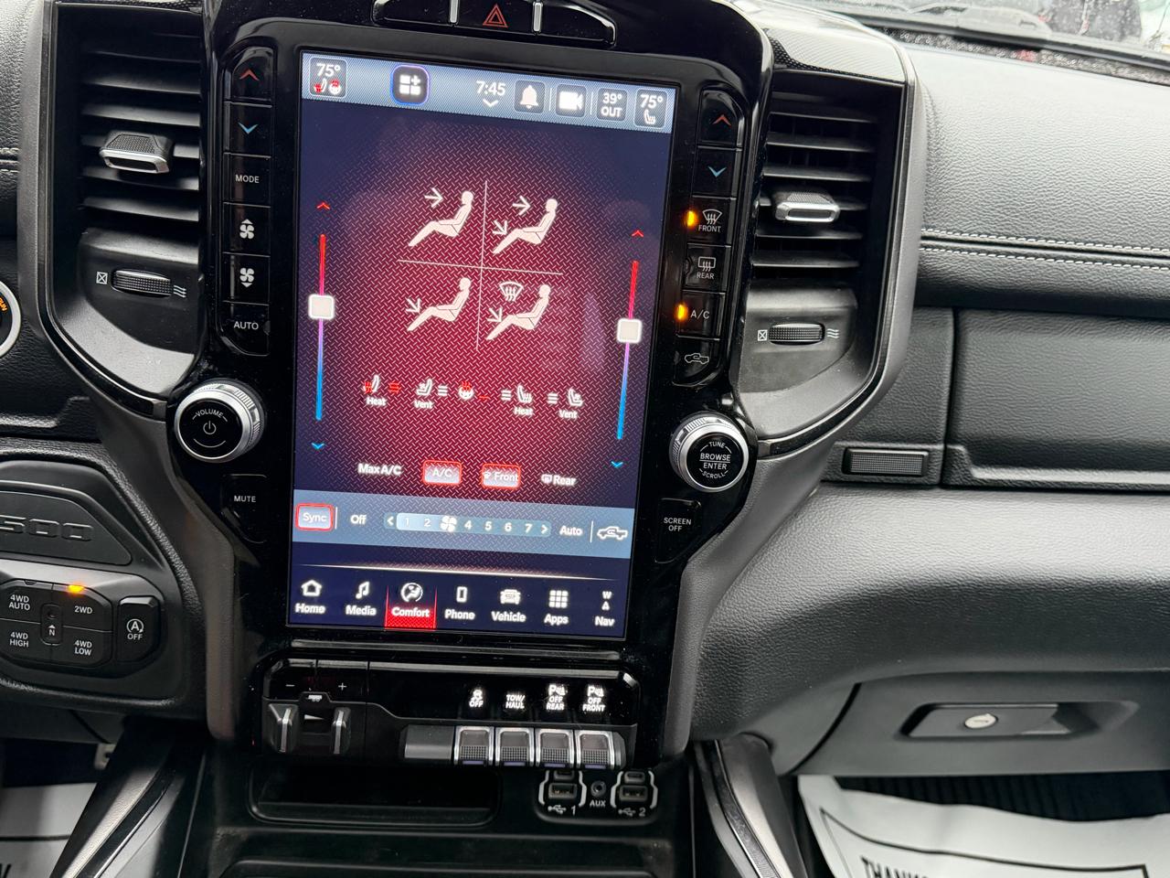 RAM 1500 Laramie Crew Cab SWB 4WD 2022