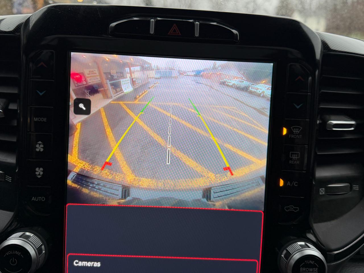 RAM 1500 Laramie Crew Cab SWB 4WD 2022