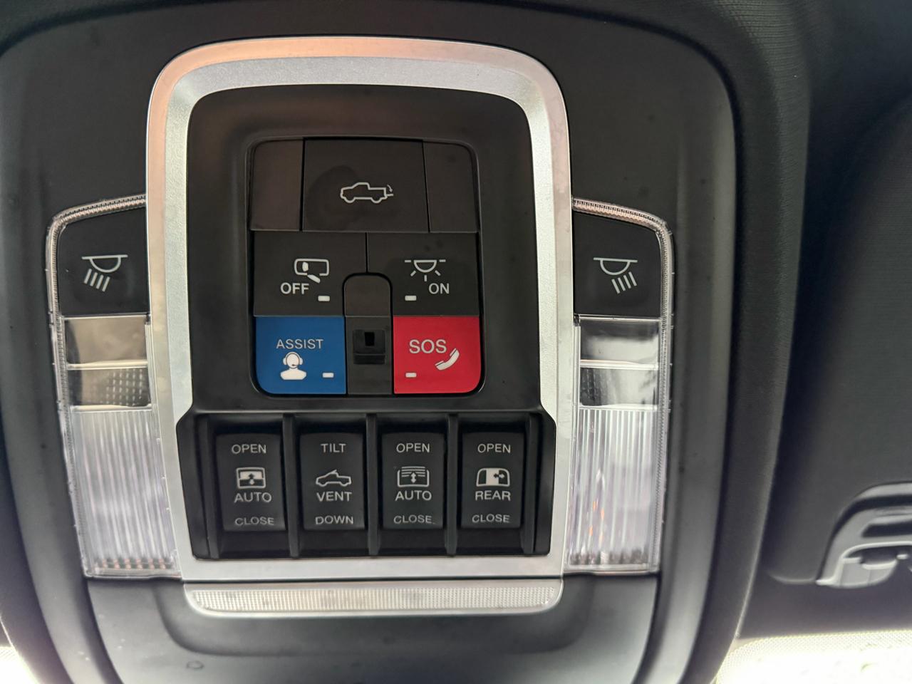 RAM 1500 Laramie Crew Cab SWB 4WD 2022