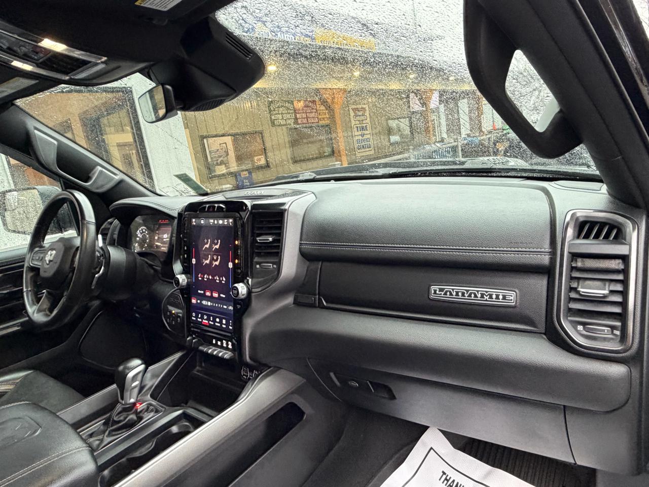 RAM 1500 Laramie Crew Cab SWB 4WD 2022