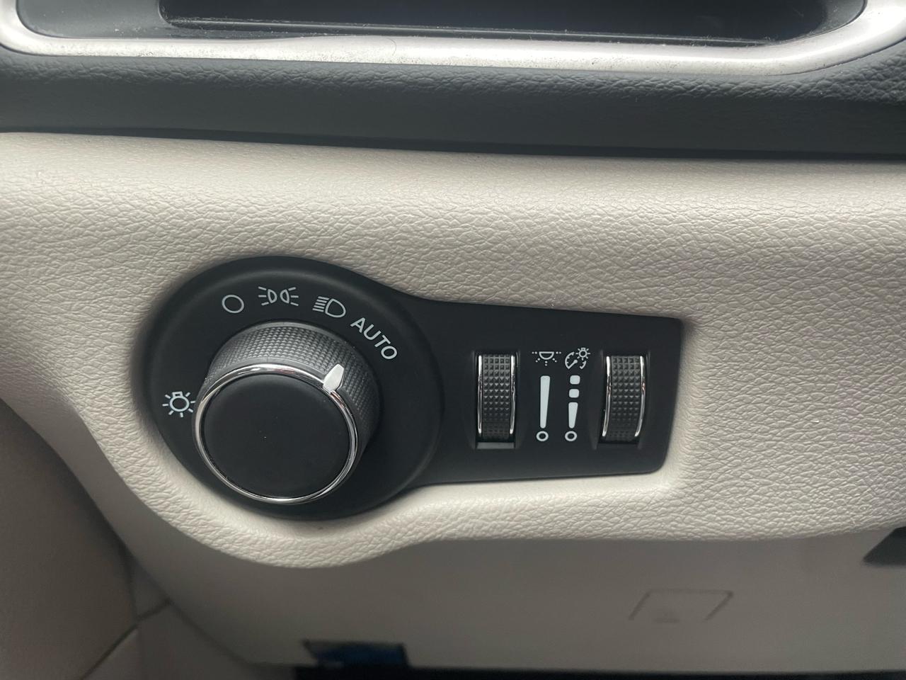 Chrysler Voyager LX 2022