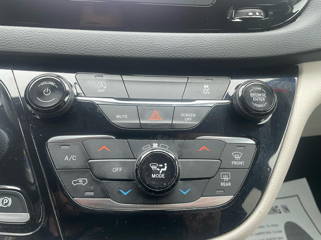 Chrysler Voyager LX 2022