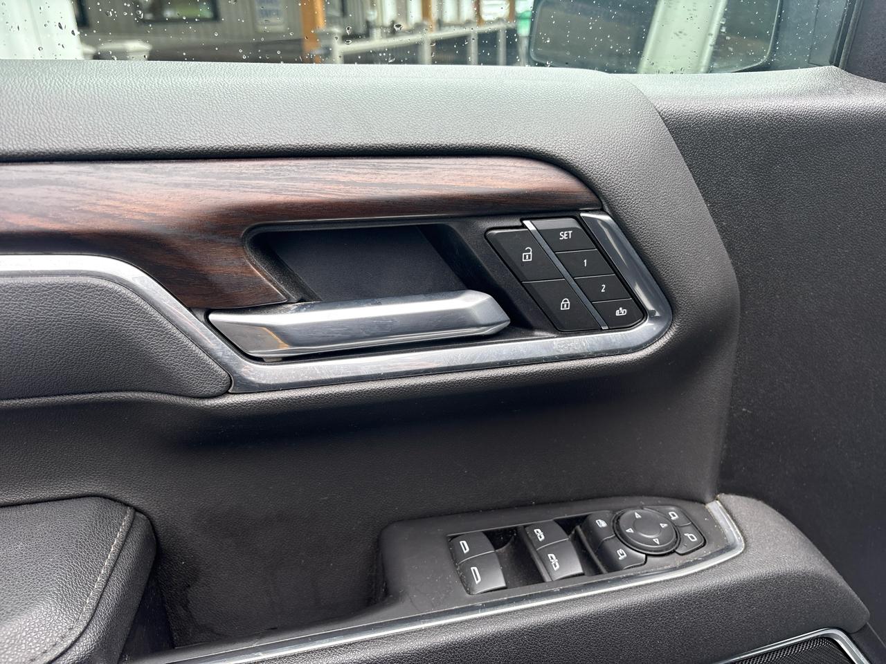 GMC Sierra 1500 SLT Crew Cab 4WD 2025