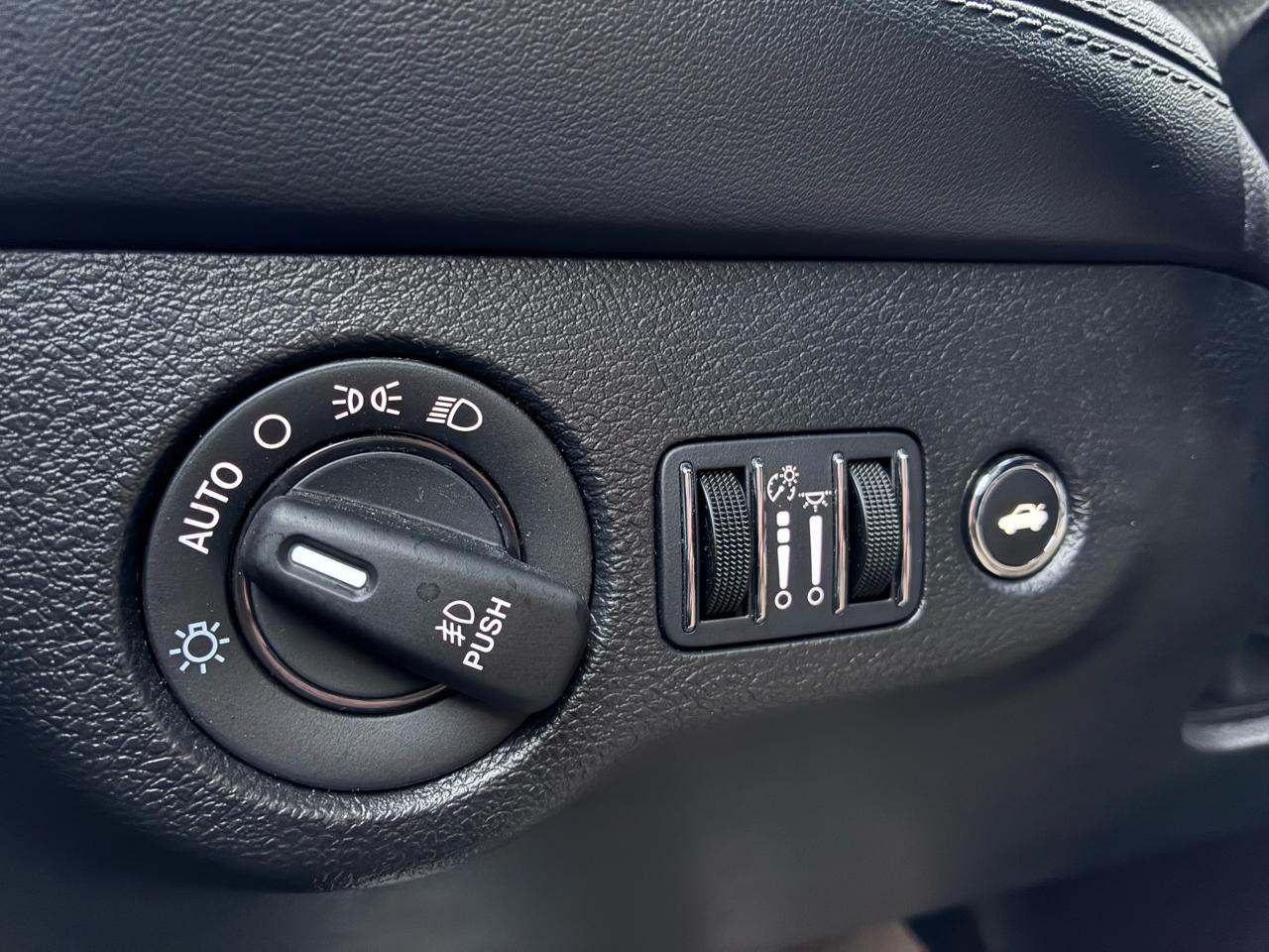 Dodge Challenger GT AWD 2023