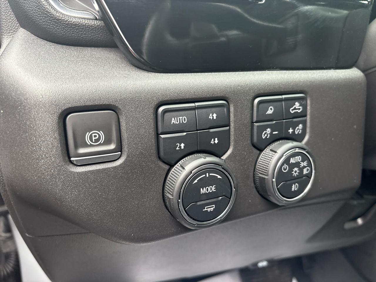 Chevrolet Silverado 1500 Trail Boss LT Crew Cab 4WD 2024