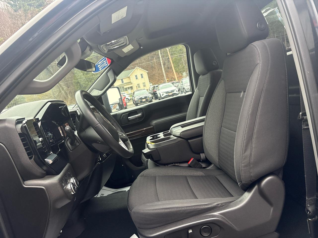 GMC Sierra 2500HD SLE Regular Cab 4WD 2024