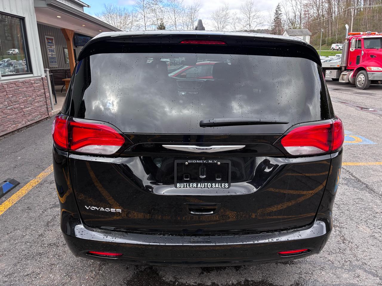 Chrysler Voyager LX 2024