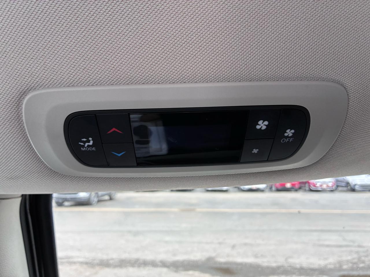 Chrysler Voyager LX 2024