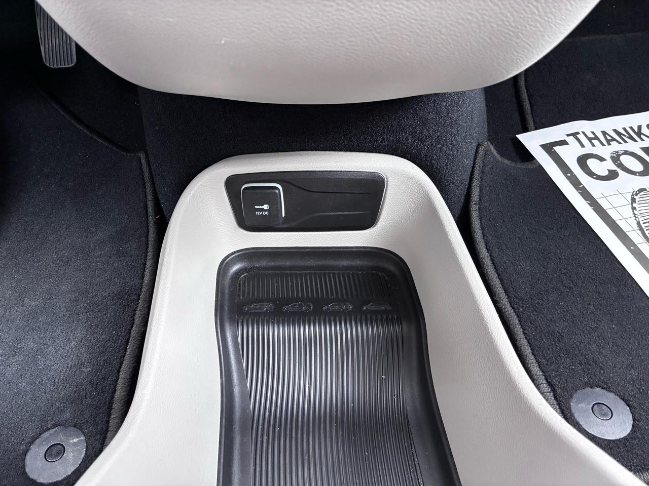 Chrysler Voyager LX 2024