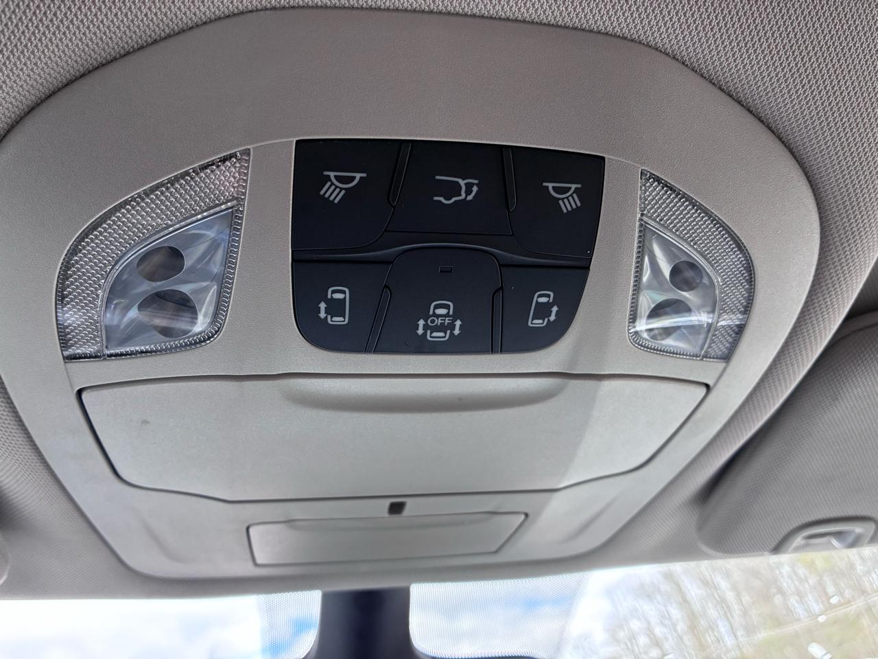 Chrysler Voyager LX 2024