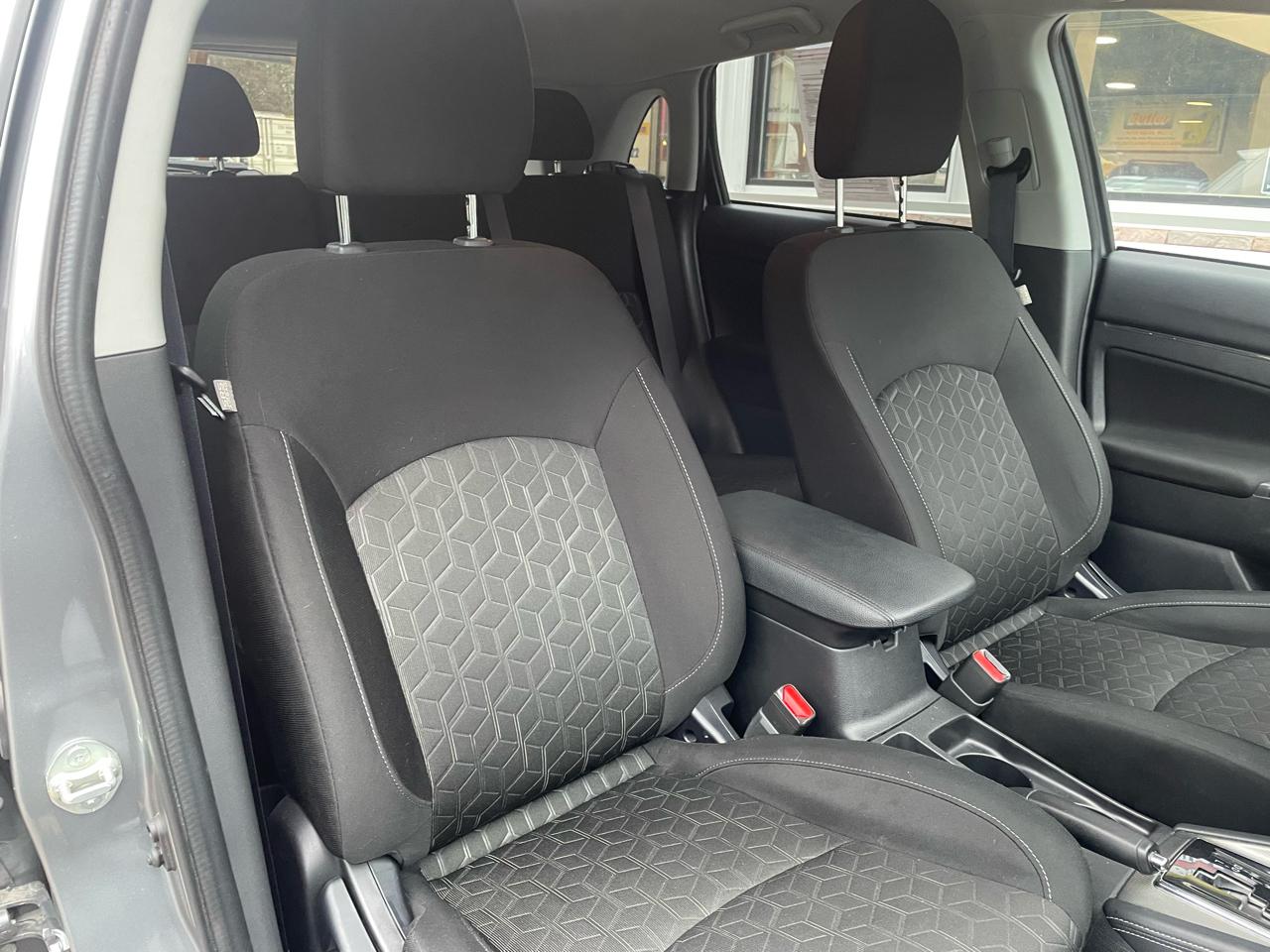 Mitsubishi Outlander Sport 2.0 ES 4WD 2025