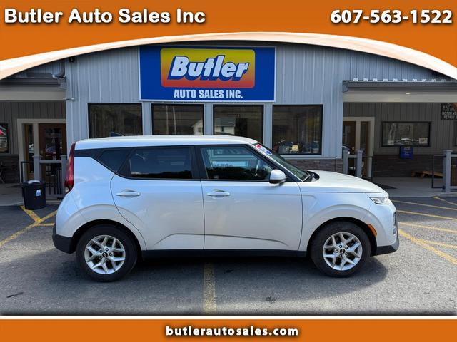 Silver 2020 Kia Soul LX FWD SUV / Crossover Front-Wheel Drive Automatic