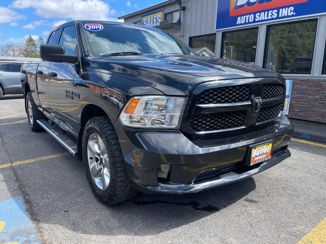 RAM 1500 Classic Tradesman Quad Cab 4WD 2019