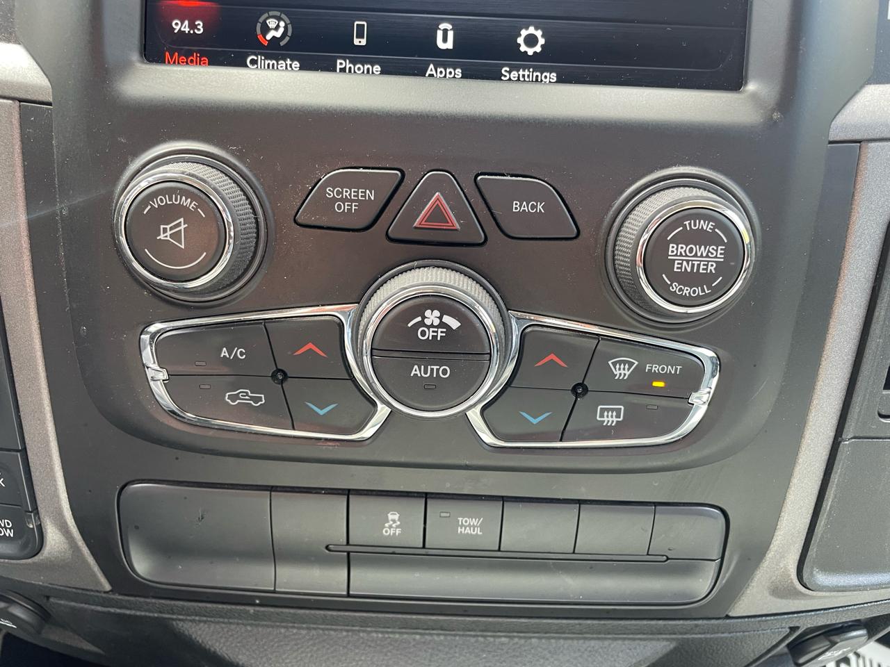 RAM 1500 Classic Tradesman Quad Cab 4WD 2019