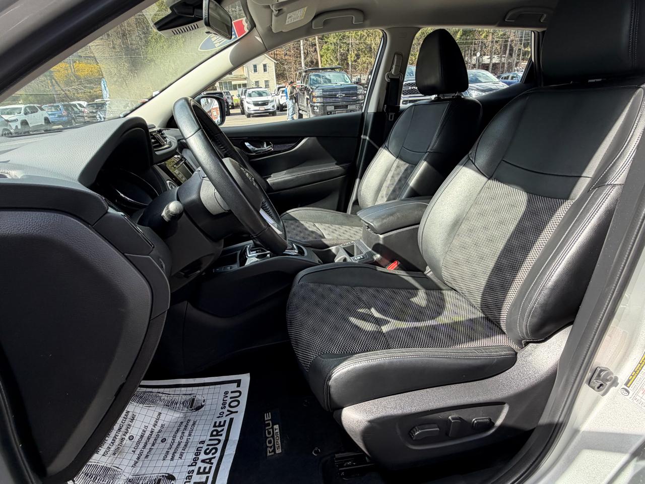 Nissan Rogue Sport SV AWD 2022