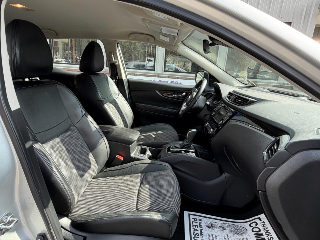 Nissan Rogue Sport SV AWD 2022