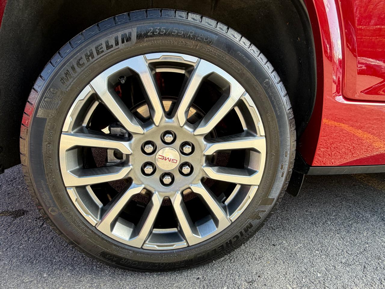 GMC Acadia Denali AWD 2021