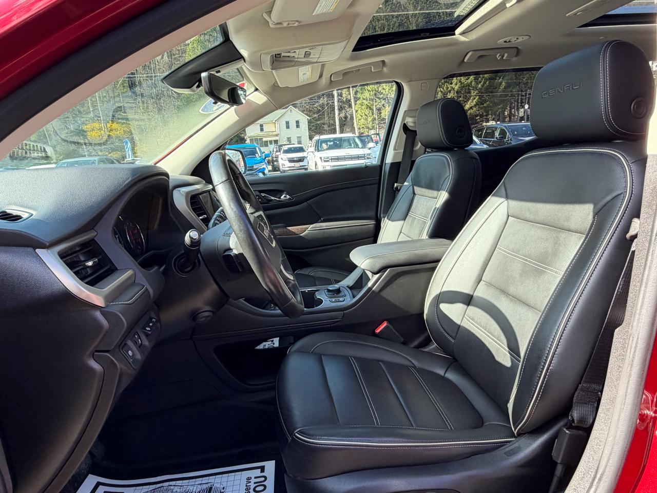 GMC Acadia Denali AWD 2021