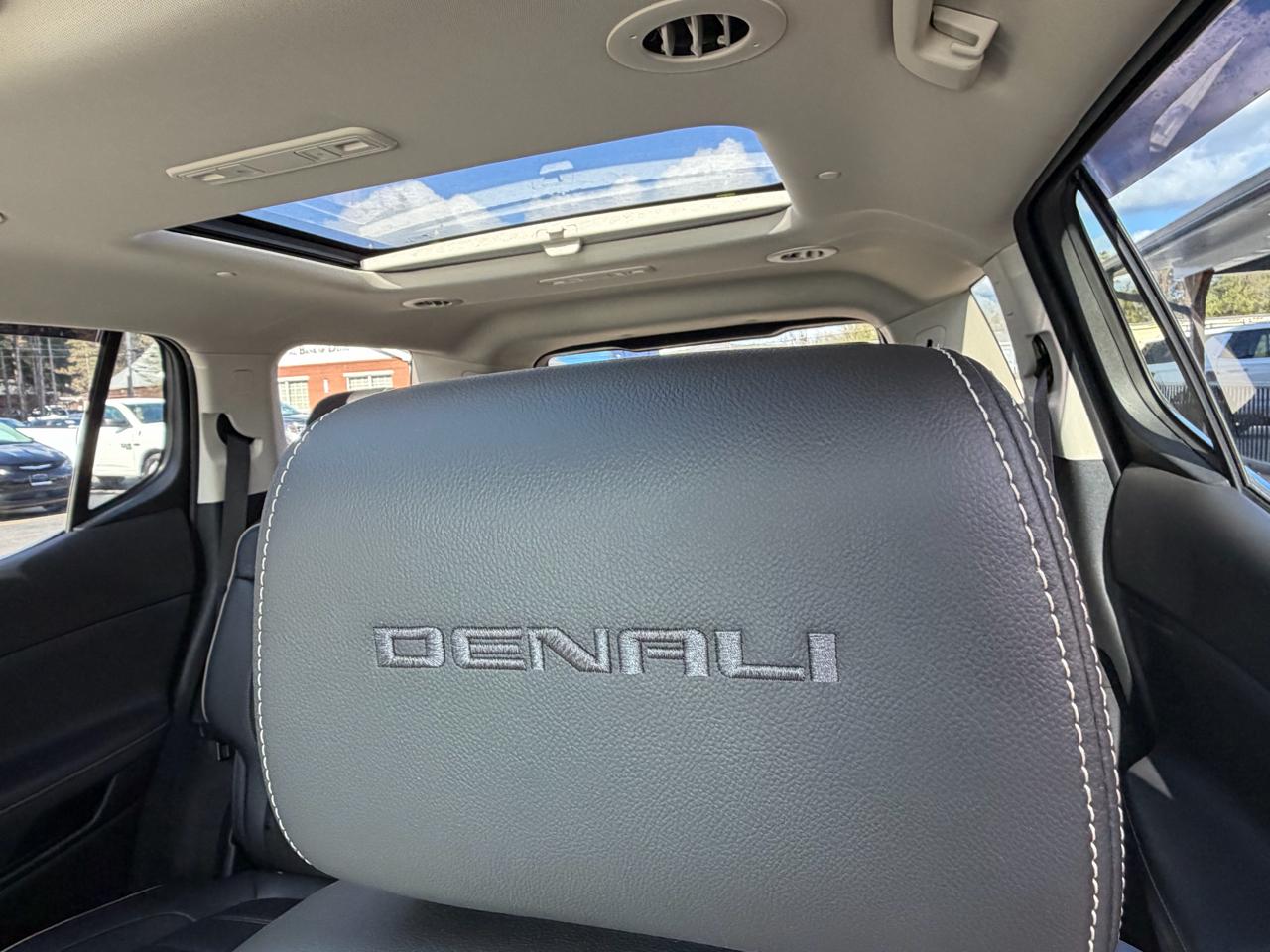 GMC Acadia Denali AWD 2021