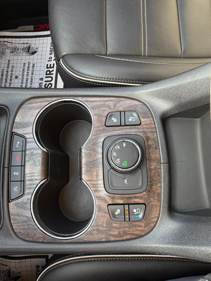 GMC Acadia Denali AWD 2021