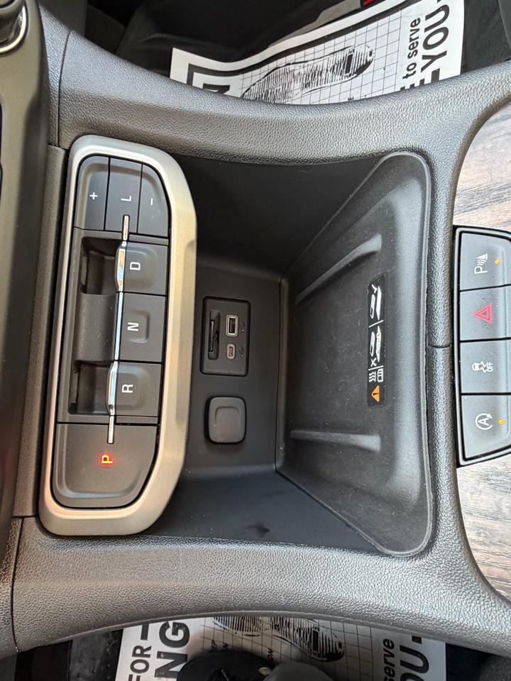 GMC Acadia Denali AWD 2021