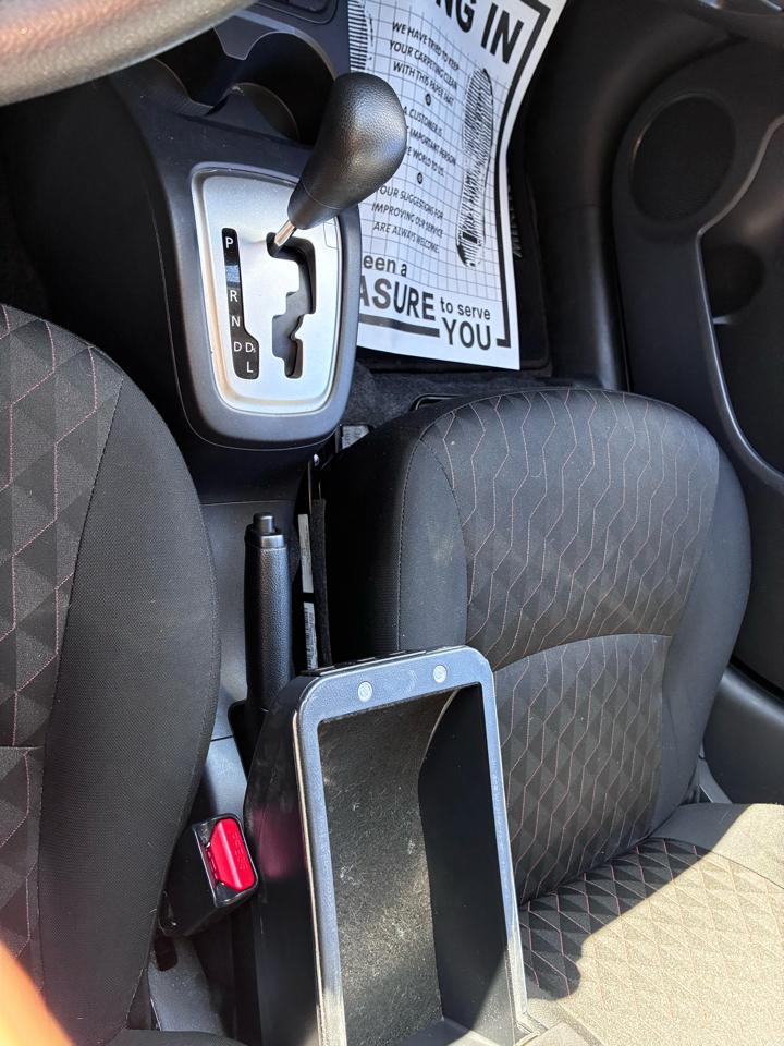 Mitsubishi Mirage ES CVT 2022