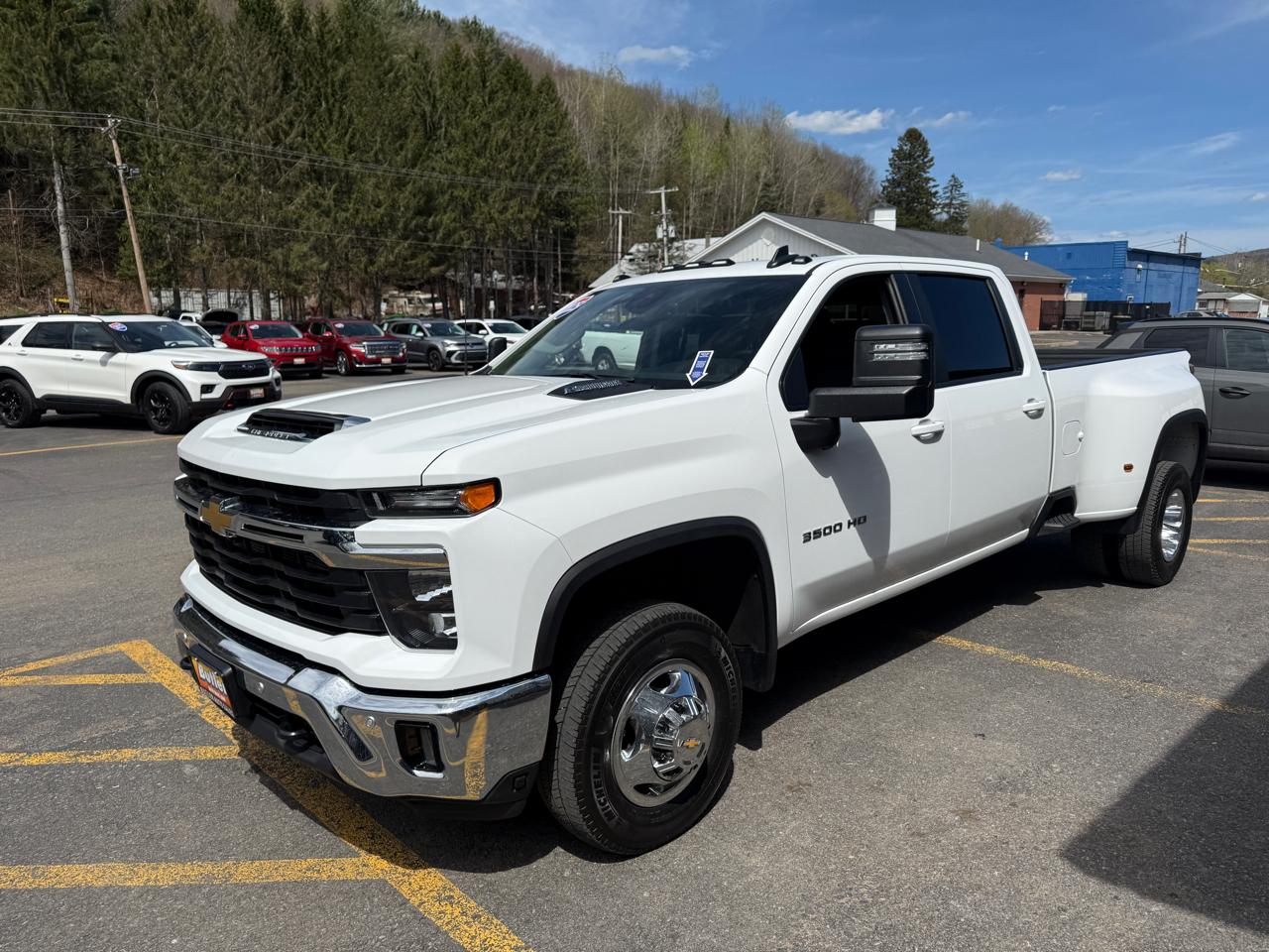 Chevrolet Silverado 3500HD LT Crew Cab 4WD 2025
