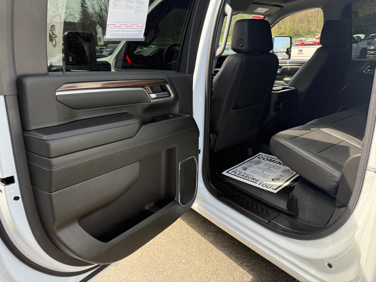 Chevrolet Silverado 3500HD LT Crew Cab 4WD 2025