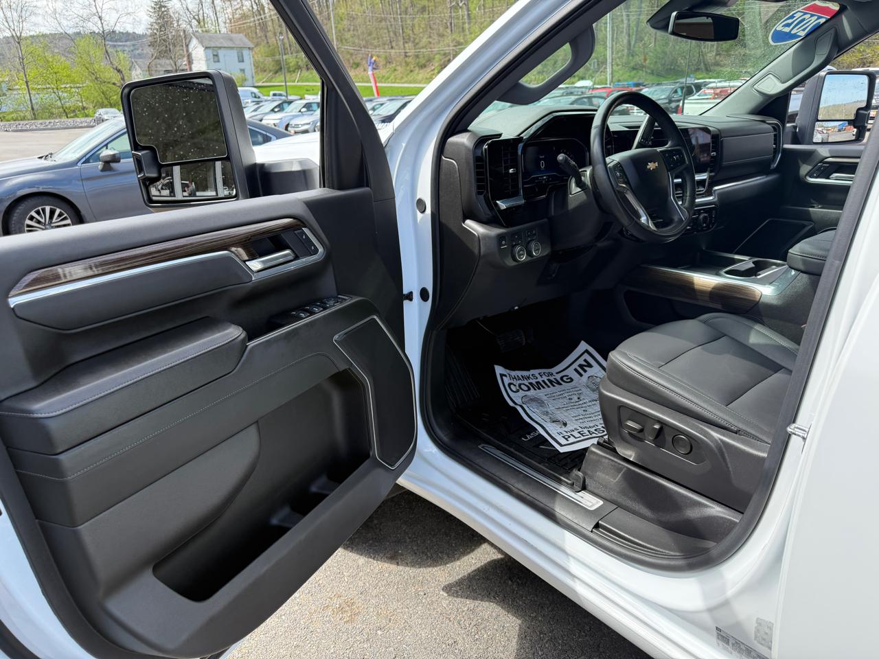 Chevrolet Silverado 3500HD LT Crew Cab 4WD 2025