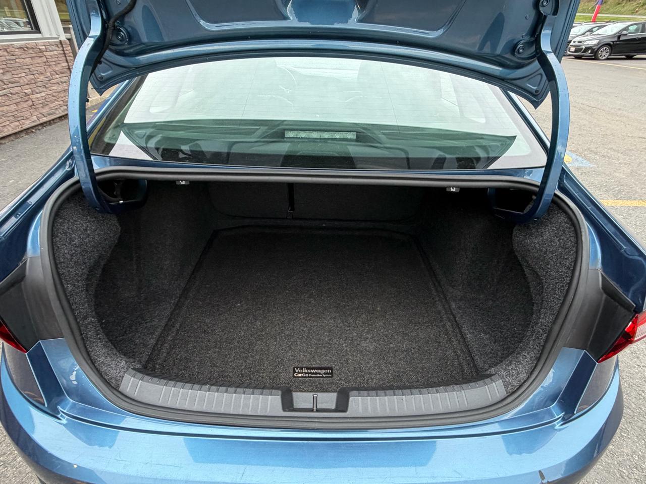 Volkswagen Jetta 1.4T S 8A 2020