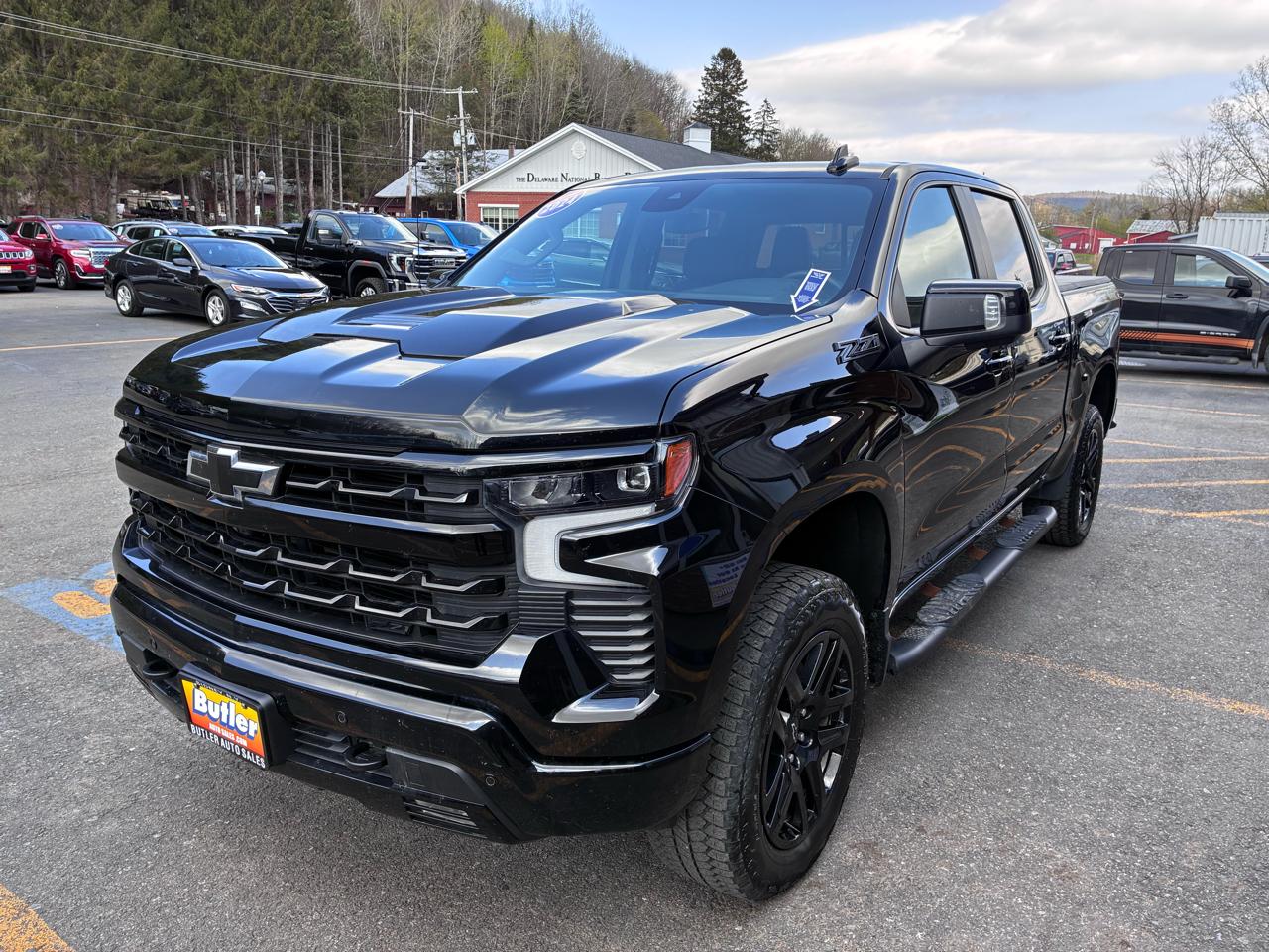 Chevrolet Silverado 1500 Trail Boss LT Crew Cab 4WD 2024