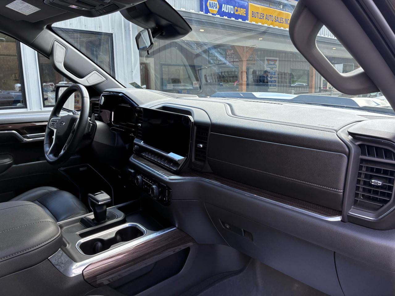 Chevrolet Silverado 1500 Trail Boss LT Crew Cab 4WD 2024