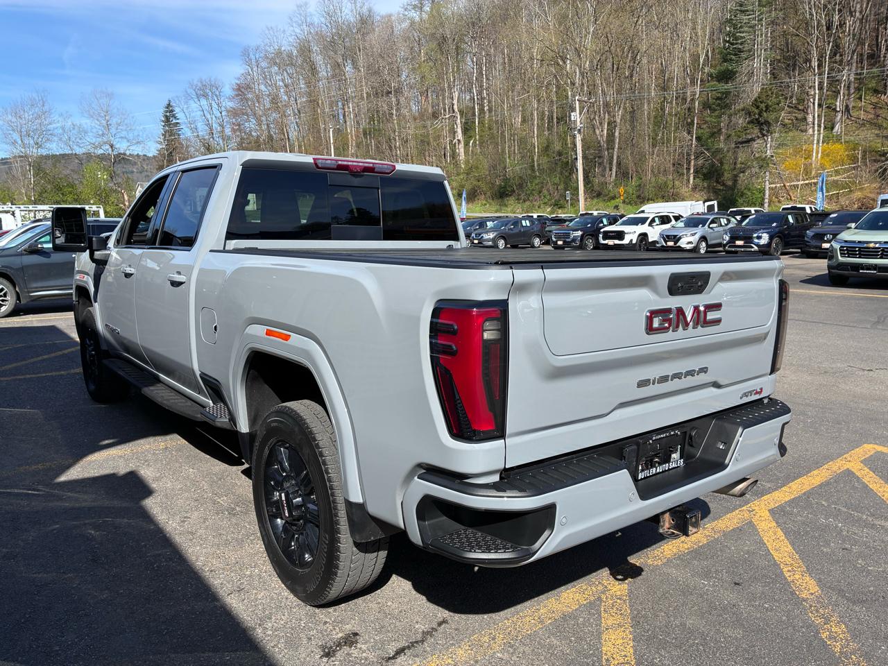 GMC Sierra 2500HD AT4 Crew Cab 4WD 2024