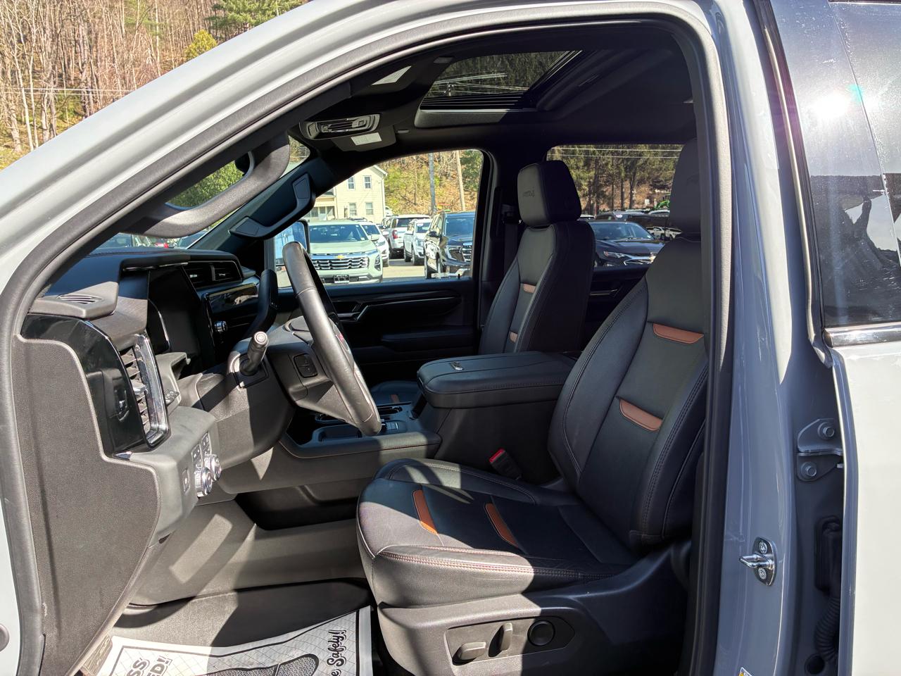 GMC Sierra 2500HD AT4 Crew Cab 4WD 2024