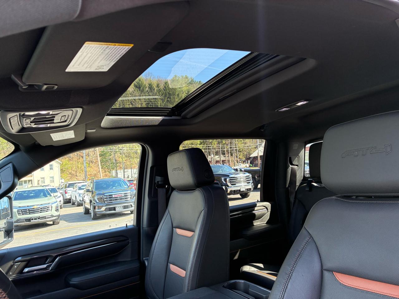 GMC Sierra 2500HD AT4 Crew Cab 4WD 2024