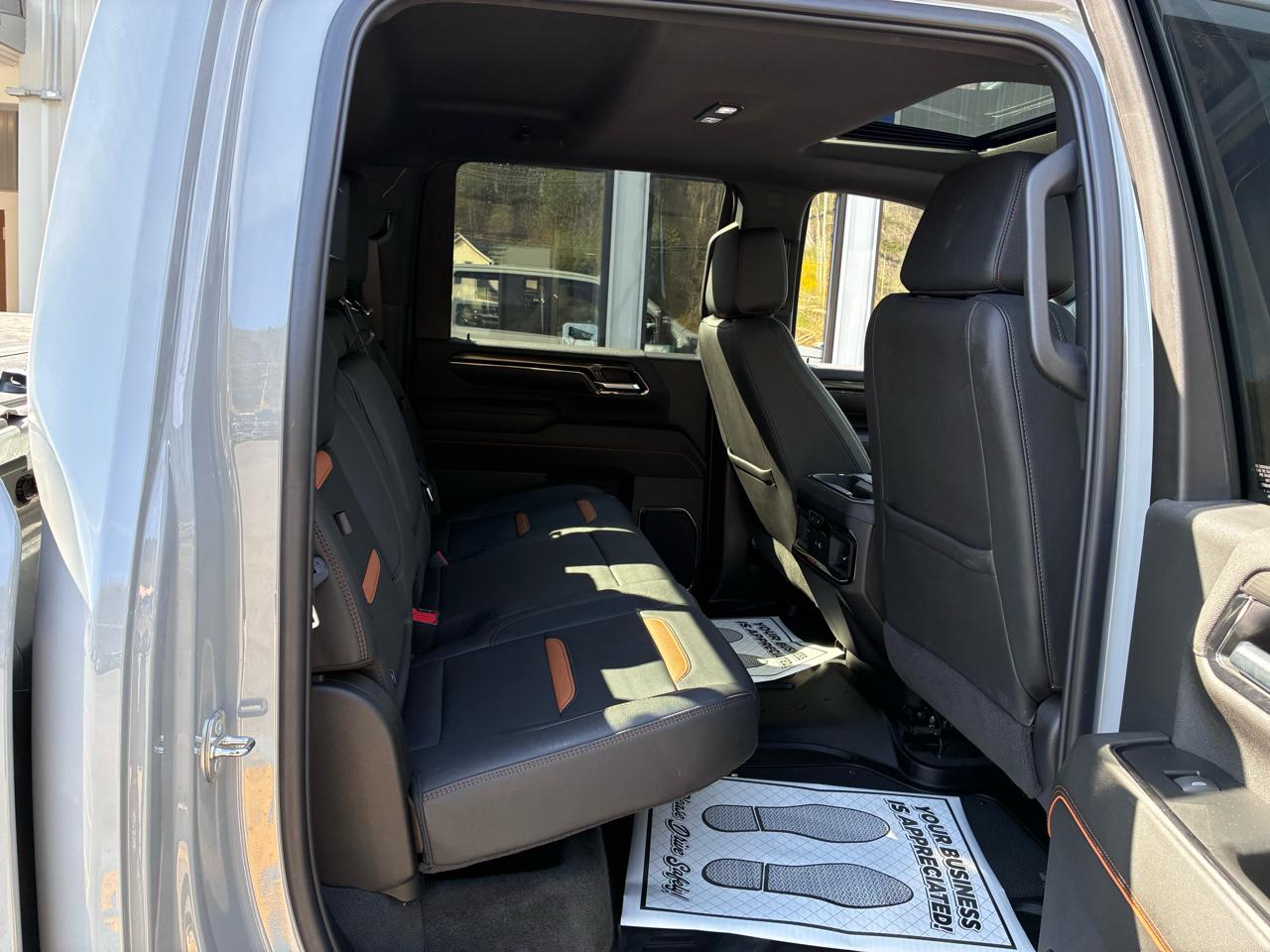 GMC Sierra 2500HD AT4 Crew Cab 4WD 2024