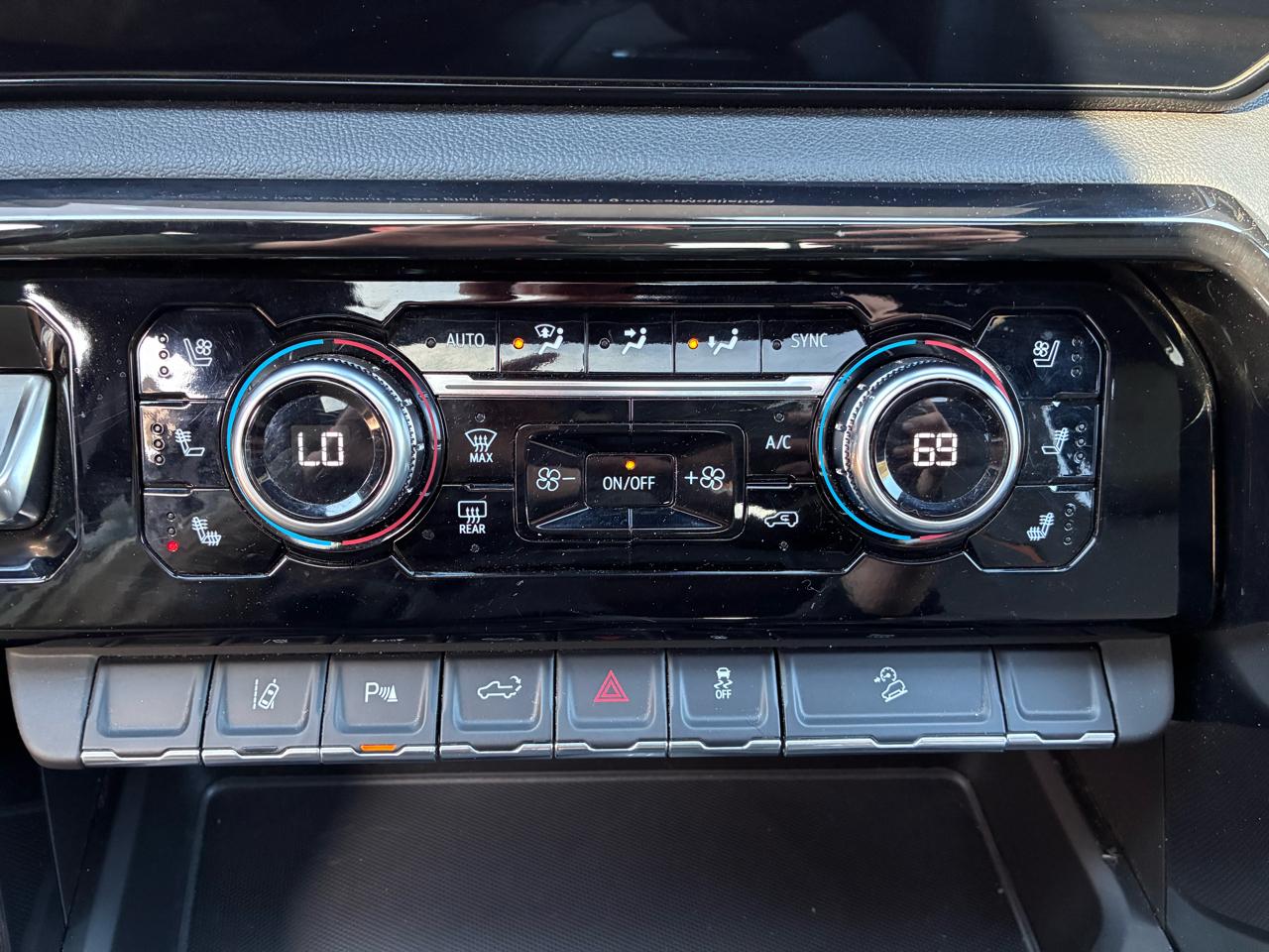 GMC Sierra 2500HD AT4 Crew Cab 4WD 2024