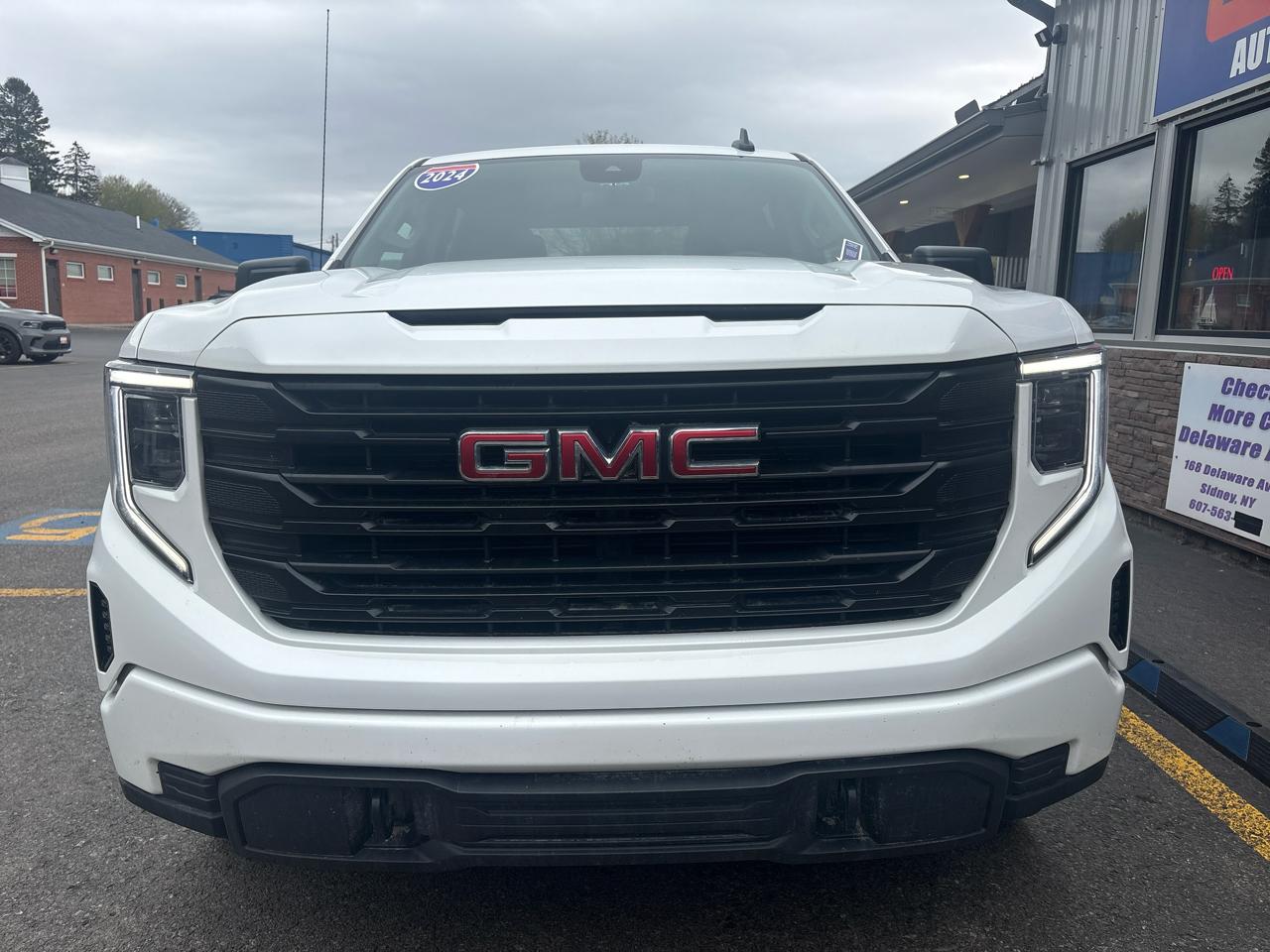 GMC Sierra 1500 Pro Crew Cab Short Box 4WD 2024