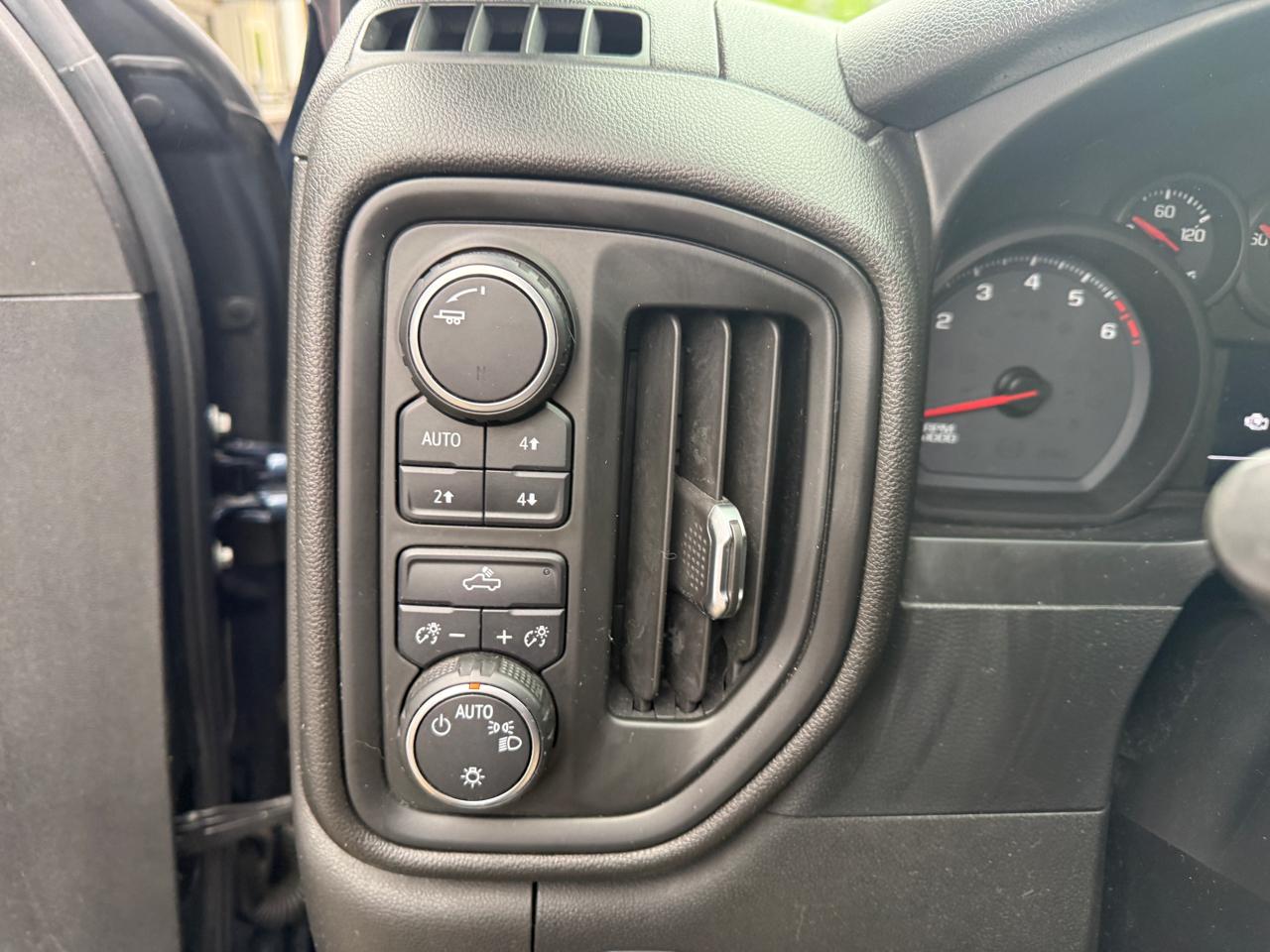 Chevrolet Silverado 1500 Custom Trail Boss Double Cab 4WD 2019