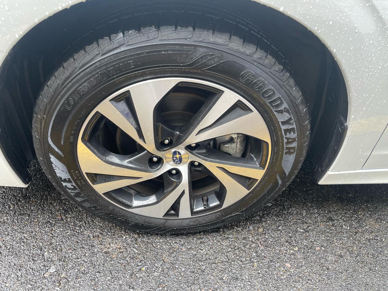 Subaru Legacy Premium 2024